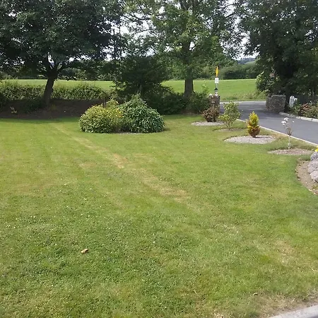 Ashley Nocleg ze śniadaniem Waterford