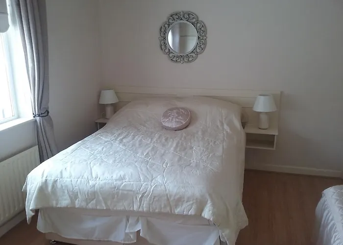 Ashley Дангарван